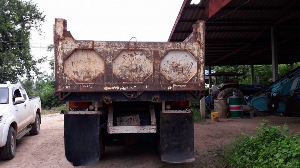 ขายรถบรรทุกสิบล้อดัมพ์ HINO 3M เครื่องเดิม 240 แรง ปี 40 กระบะดัมพ์สามมิตร ทะเบียนพร้อม