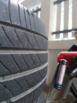 ขายยางยางมิชลิน 245/45/17 ปี13,14 ดอกหนาๆ