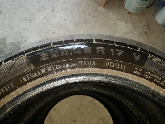 ขายยางยางคอนติเนนทอล225/45/17 ปี13 ดอกเหลือเยอะมาก ขายยางยางคอนติเนนทอล225/45/17 ปี13 ดอกเหลือเยอะมาก