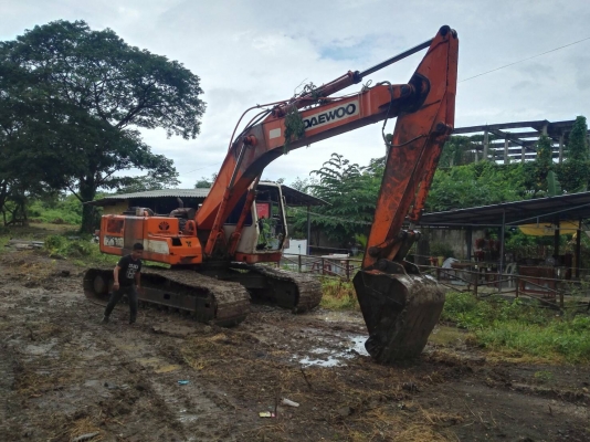 รถขุด แดวู 220 LC รถพร้อมใช้งาน