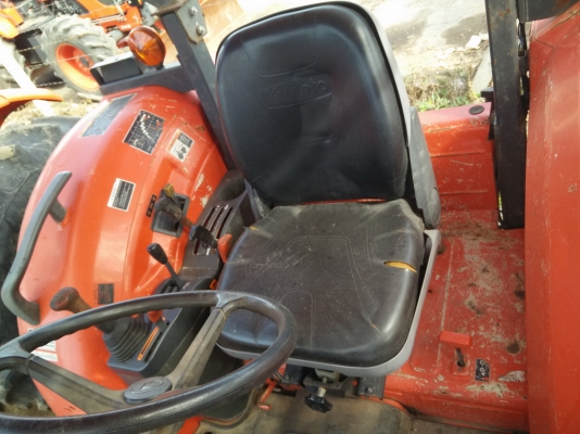 ขายแทรกเตอร์รุ่น M7040 ตามสภาพเลยครับ รถใช้งานได้ปกติทุกอย่าง สภาพดีครับ