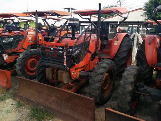 ขายแทรกเตอร์รุ่น M7040 ตามสภาพเลยครับ รถใช้งานได้ปกติทุกอย่าง สภาพดีครับ