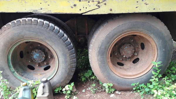 ขาย 10 ล้อ หัวยาว เพลาเดียว เครื่อง EH100 150 แรงม้า คัสซีสวยตลอดเส้น มีเล่มแต่ไม่มีชุดโอน