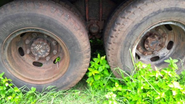 ขาย 10 ล้อ หัวยาว เพลาเดียว เครื่อง EH100 150 แรงม้า คัสซีสวยตลอดเส้น มีเล่มแต่ไม่มีชุดโอน