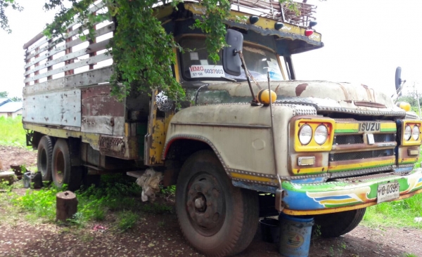 ขาย 10 ล้อ หัวยาว เพลาเดียว เครื่อง EH100 150 แรงม้า คัสซีสวยตลอดเส้น มีเล่มแต่ไม่มีชุดโอน