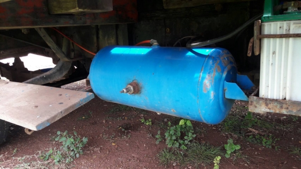 ขาย 10 ล้อ หัวยาว เพลาเดียว เครื่อง EH100 150 แรงม้า คัสซีสวยตลอดเส้น มีเล่มแต่ไม่มีชุดโอน