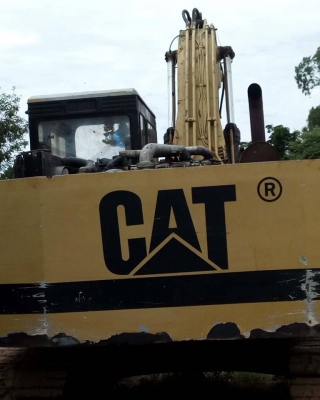ขายแบคโคCAT Caterpila รุ่น E200B เครื่องยนต์มิทซูบิชิ 6D14 ปั้มไฮดรอริคเดิม เครื่องดี ปั้มดี ช่วงล่างดี ทำงานได้ปกติ สภาพพร้อมใช้งาน ราคา470,000 สนใจโทร 090-8588220คุณนะ 093-3258446คุณบิว หรือเข้าดูสินค้าอื่นๆได้ที่ www.narong2truck.com หรือ www.truck.in.