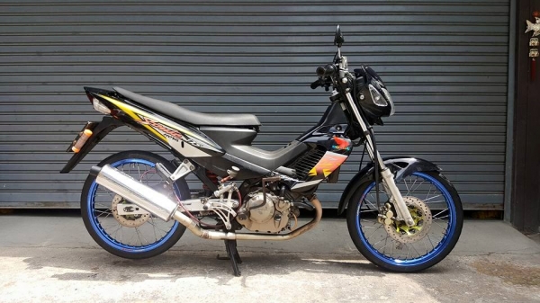 ขออนุญาติขาย HONDA SONIC SUPER 125 CC รุ่นเรือนไมล์สีขาว
