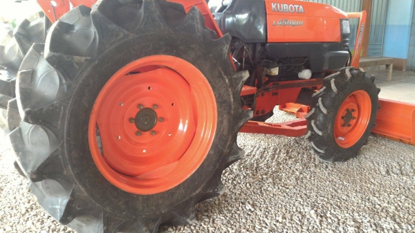 ขายรถไถ KUBOTA L4508 DI พร้อมดันหน้าตราช้าง ยางใหม่ 4 เส้น เปลี่ยนถ่ายของเหลวรอบคัน ปรับสภาพให้ พร้อมใช้งาน ราคา 250,000 อ.แกลง จ.ระยอง มีบริการขนส่งทั่วไทย DC Tractor Rayong 0818618678,0899347475 https://www.facebook.com/DC-Tractor-Rayong-3071545327&a ขายรถไถ KUBOTA L4508 DI พร้อมดันหน้าตราช้าง ยางใหม่ 4 เส้น เปลี่ยนถ่ายของเหลวรอบคัน ปรับสภาพให้ พร้อมใช้งาน ราคา 250,000 อ.แกลง จ.ระยอง มีบริการขนส่งทั่วไทย DC Tractor Rayong 0818618678,0899347475 https://www.facebook.com/DC-Tractor-Rayong-3071545327&a