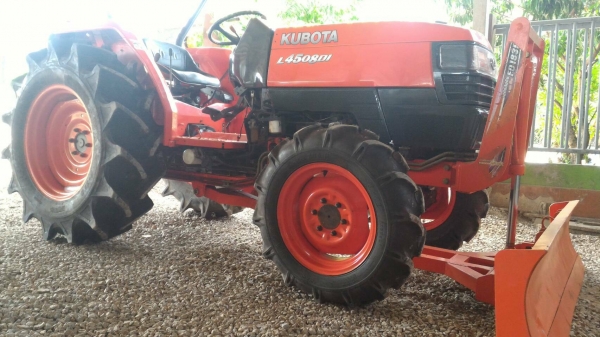 ขายรถไถ KUBOTA L4508 DI พร้อมดันหน้าตราช้าง ยางใหม่ 4 เส้น เปลี่ยนถ่ายของเหลวรอบคัน ปรับสภาพให้ พร้อมใช้งาน ราคา 250,000 อ.แกลง จ.ระยอง มีบริการขนส่งทั่วไทย DC Tractor Rayong 0818618678,0899347475 https://www.facebook.com/DC-Tractor-Rayong-3071545327&a ขายรถไถ KUBOTA L4508 DI พร้อมดันหน้าตราช้าง ยางใหม่ 4 เส้น เปลี่ยนถ่ายของเหลวรอบคัน ปรับสภาพให้ พร้อมใช้งาน ราคา 250,000 อ.แกลง จ.ระยอง มีบริการขนส่งทั่วไทย DC Tractor Rayong 0818618678,0899347475 https://www.facebook.com/DC-Tractor-Rayong-3071545327&a