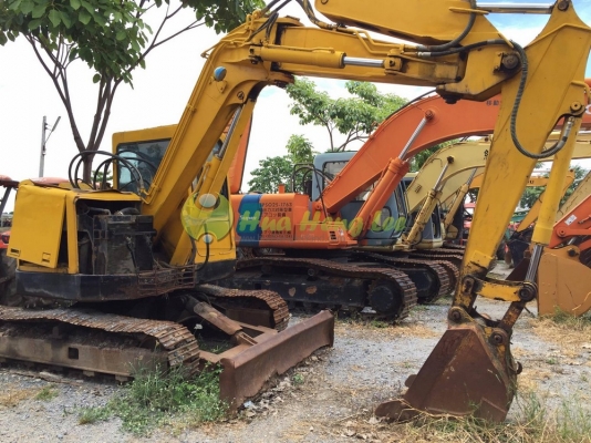 รถขุดมือ 2 J&amp;G 80 พร้อมใช้งาน