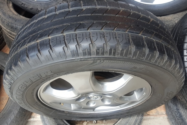 ขายล้อTOYOTA Smart Cubขอบ16 ยางปี15 4 ล้อ