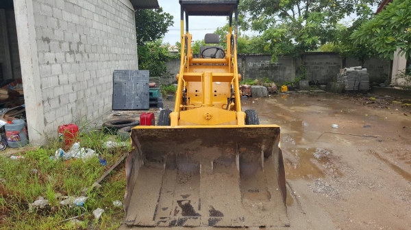 ขาย รถตักขนาดเล็ก TOYOTA SD12 เครื่องดี รถใช้งานอยู่ครับ