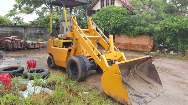 ขาย รถตักขนาดเล็ก TOYOTA SD12 เครื่องดี รถใช้งานอยู่ครับ