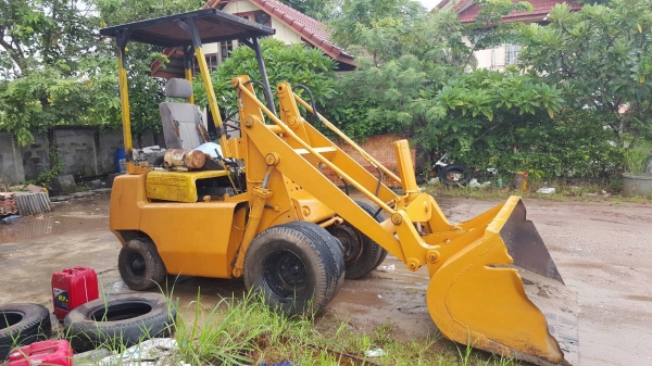 ขาย รถตักขนาดเล็ก TOYOTA SD12 เครื่องดี รถใช้งานอยู่ครับ