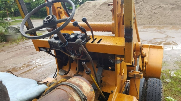 ขาย รถตักขนาดเล็ก TOYOTA SD12 เครื่องดี รถใช้งานอยู่ครับ