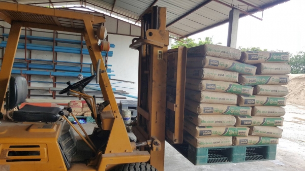 ขาย ฟอร์คลิฟต์ KOMATSU FG20-7 ยกได้ 2 ตัน ยกได้สูง 3 เมตร ซื้อเก่านอกมา เชื้อเพลิงเบนซิน รถพร้อมใช้งาน ราคาคุยได้ครับ