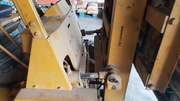 ขาย ฟอร์คลิฟต์ KOMATSU FG20-7 ยกได้ 2 ตัน ยกได้สูง 3 เมตร ซื้อเก่านอกมา เชื้อเพลิงเบนซิน รถพร้อมใช้งาน ราคาคุยได้ครับ