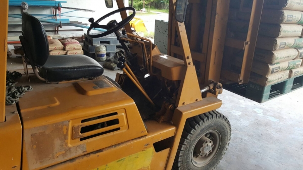 ขาย ฟอร์คลิฟต์ KOMATSU FG20-7 ยกได้ 2 ตัน ยกได้สูง 3 เมตร ซื้อเก่านอกมา เชื้อเพลิงเบนซิน รถพร้อมใช้งาน ราคาคุยได้ครับ
