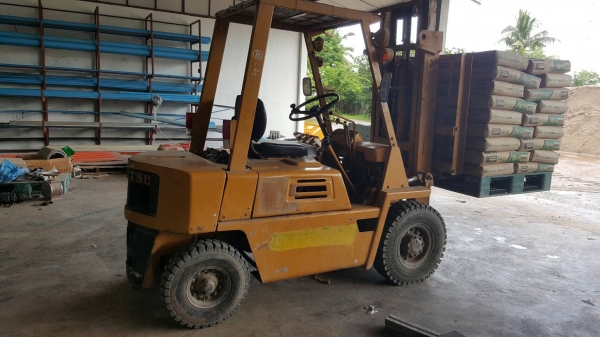 ขาย ฟอร์คลิฟต์ KOMATSU FG20-7 ยกได้ 2 ตัน ยกได้สูง 3 เมตร ซื้อเก่านอกมา เชื้อเพลิงเบนซิน รถพร้อมใช้งาน ราคาคุยได้ครับ