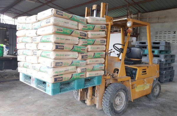 ขาย ฟอร์คลิฟต์ KOMATSU FG20-7 ยกได้ 2 ตัน ยกได้สูง 3 เมตร ซื้อเก่านอกมา เชื้อเพลิงเบนซิน รถพร้อมใช้งาน ราคาคุยได้ครับ