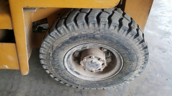 ขาย ฟอร์คลิฟต์ KOMATSU FG20-7 ยกได้ 2 ตัน ยกได้สูง 3 เมตร ซื้อเก่านอกมา เชื้อเพลิงเบนซิน รถพร้อมใช้งาน ราคาคุยได้ครับ