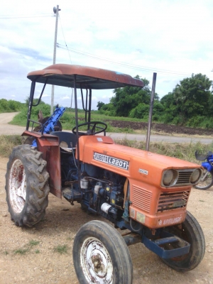 สีนวนจัดให้ Kubota 22.02  22แรง สภาพดีเครื่องสวย มาพร้อมกับผานสี่ พร้อมใช้งาน สนใจติดต่อ 089-9638932