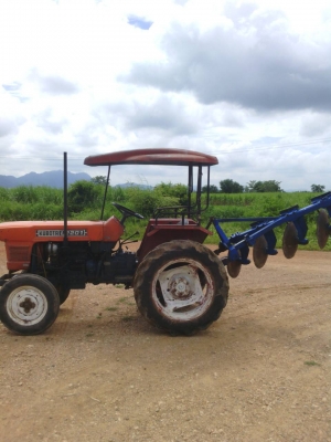 สีนวนจัดให้ Kubota 22.02  22แรง สภาพดีเครื่องสวย มาพร้อมกับผานสี่ พร้อมใช้งาน สนใจติดต่อ 089-9638932