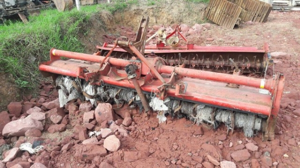 ขาย โรตารี พรวนดิน ตีดิน ขนาดใหญ่ และยาว มี  2 ตัว ยาว 2.85 และ 2.7 เมตร