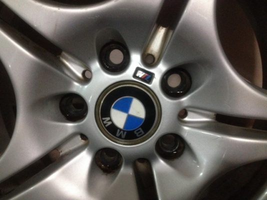 ล้อเเท้ BMW M 17หน้า7ครึ่งหลัง8ครึ่งเก่าญี่ปุ่นเเท้สภาพตามรูปยางติดมาพอได้