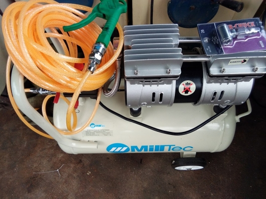 ปั๊มลมสำหรับใช้ในบ้านเติมลมพร้อมสายหัวเติม/หัวเป่าขาย2,500บาท ส่งได้ทั่วประเทศ 0835662999Lineid:hs4trp