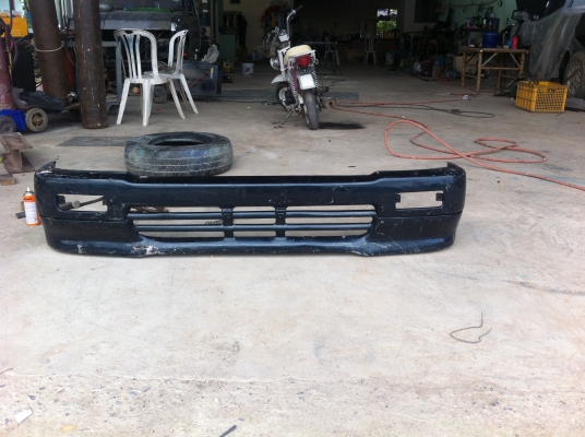 กันชนหน้า toyota LN106 LN111 LN100 แท้ติดรถ สภาพสวย ต้องเก็บสี  3000 บาท