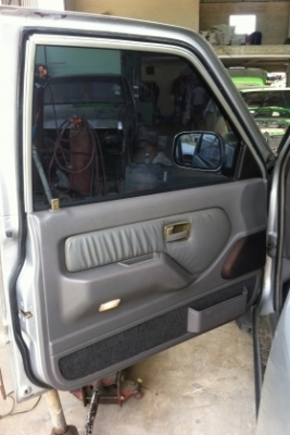 ประตู isuzu dragon ไฟฟ้า สภาพดี ใช้งานได้ปกติ คู่ละ 5000 บาท