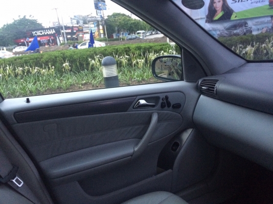 ขาย MERCEDES-BENZ C-CLASS C200 KOM 2.0 เจ้าของขายเอง ขาย MERCEDES-BENZ C-CLASS C200 KOM 2.0 เจ้าของขายเอง