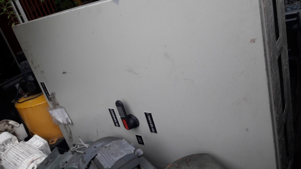 ขาย !! ตู้ไฟ3สาย ใบใหญ่ มีเบรคเกอร์ขนาด500kva.