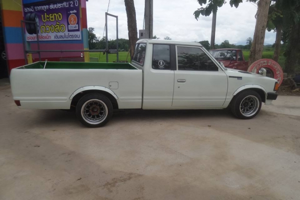 ขายล้อกล้วย 15&times;8 ET-28 พร้อมยางMAXXIS 185/55R15 ปี13 ยกชุด 14900บาท 081-7570077