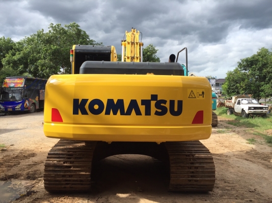 KOMATSU PC200-8MO