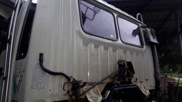 ขายรถบรรทุก HINO 3M เครื่องเดิม 240 แรง ปี 40 กระบะดัมพ์สามมิตร พร้อมใช้งาน ทะเบียนพร้อม