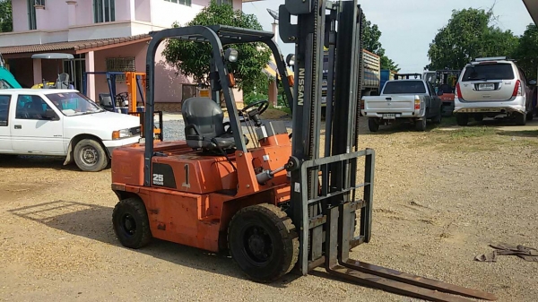 ขายรถยก NISSUN PJ02 เครื่องเบนซิน เสาสูง 3.50 เมตร ยกได้ 2.5 ตัน เกียร์ธรรมดา ยางตันหน้าหลัง รถนอก 098-7962549 ขายรถยก NISSUN PJ02 เครื่องเบนซิน เสาสูง 3.50 เมตร ยกได้ 2.5 ตัน เกียร์ธรรมดา ยางตันหน้าหลัง รถนอก 098-7962549