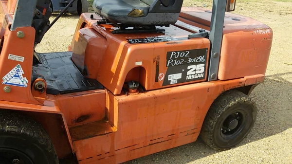 ขายรถยก NISSUN PJ02 เครื่องเบนซิน เสาสูง 3.50 เมตร ยกได้ 2.5 ตัน เกียร์ธรรมดา ยางตันหน้าหลัง รถนอก 098-7962549 ขายรถยก NISSUN PJ02 เครื่องเบนซิน เสาสูง 3.50 เมตร ยกได้ 2.5 ตัน เกียร์ธรรมดา ยางตันหน้าหลัง รถนอก 098-7962549