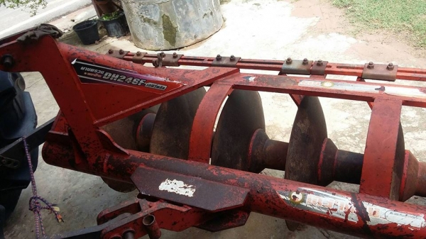 ขายรถไถ KUBOTA L4708 อุปกรณ์ ดันหน้า ผานหลัง รถสวยสภาพดี ใช้งาน1411ชั่วโมง สภาพพร้อมใช้งาน เอกสารเล่มทะเบียนพร้อมโอน ราคา370,000 สนใจโทร 090-8588220คุณนะ 093-3258446คุณบิว หรือเข้าดูสินค้าอื่นๆได้ที่ www.narong2truck.com หรือ www.truck.in.th/498 หรือเพจFa