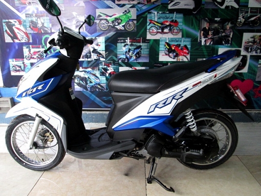 MIO 125 iRR สีขาวนํ้าเงิน ลายใหม่ล่าสุด ระบบหัวฉีดอัจฉริยะ YMJET-FI ประหยัดน้ำมัน รถเครื่องยนต์เดิมๆ
