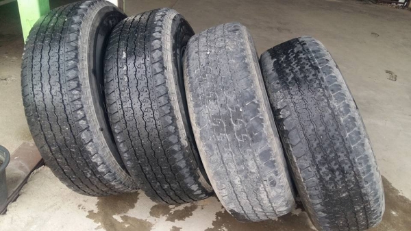 ขายล้อแม็ก mitsu pajero 16" ยางปี12 สนใจติดต่อ ตาเล็ก ล้อและยางครับ 081-3747940