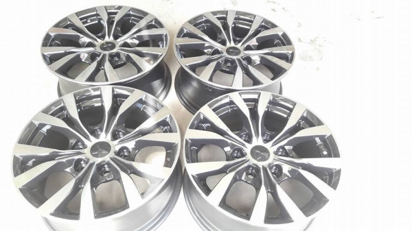 ขายล้อแม็ก mitsu pajero 17" สีดำหน้าเงา สนใจติดต่อ ตาเล็ก ล้อและยางครับ 081-3747940 ขายล้อแม็ก mitsu pajero 17" สีดำหน้าเงา สนใจติดต่อ ตาเล็ก ล้อและยางครับ 081-3747940