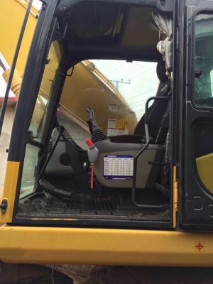 ขายด่วน รถแบคโฮ  komatsu   Pc200  รุ่น  8  สภาพดีมาก  พร้อมใช้งาน  เอกสารพร้อม