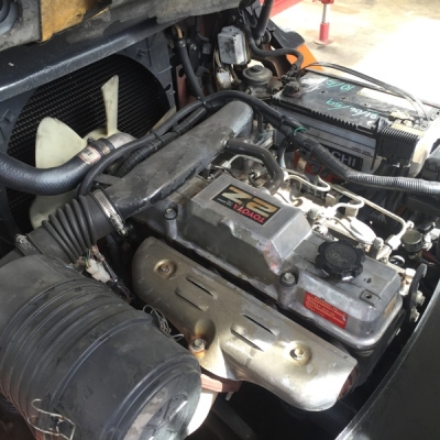 ขายโฟล์คลิฟท์  TOYOTA โตโยต้า 8FD25 2.5ตัน-รุ่น8 เกียร์ออโต้ เครื่องยนต์ดีเซล เสา3เมตร มีเสากลางสำหรับเข้าตู้คอนเทนเนอร์