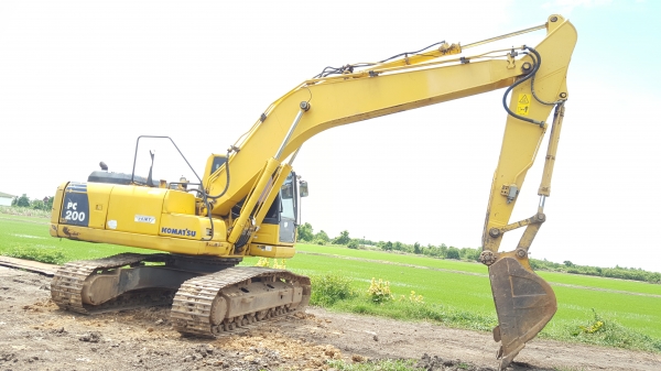 ขายkomatsu PC 200-8