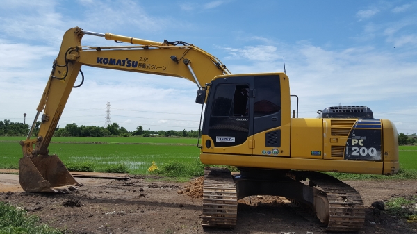 ขายkomatsu PC 200-8