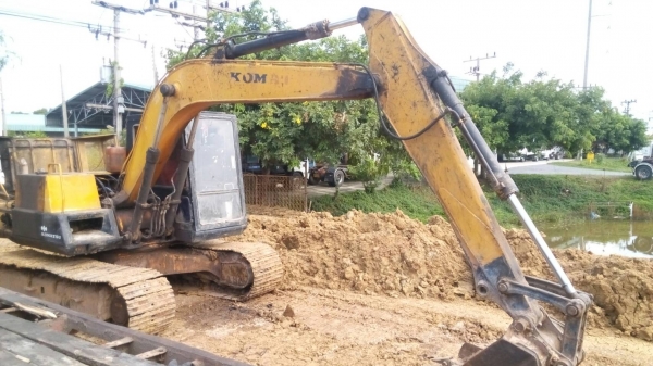 ขายรถแมคโค PC-100-3 ช่วงล่างเปลี่ยนใหม่ เครื่องเดิมปั้มเดิม แผ่นยาว 70 ซม.   รถทำงานอยู่ ขายไม่แพงครับ