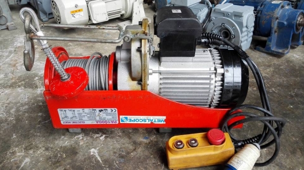 ** SOLD ** รอกสลิง ELECTRIC HOIST 1000 kg. สลิงยาว 18 m. ไฟบ้าน 220V สวยสดแน่นมาเทสได้
